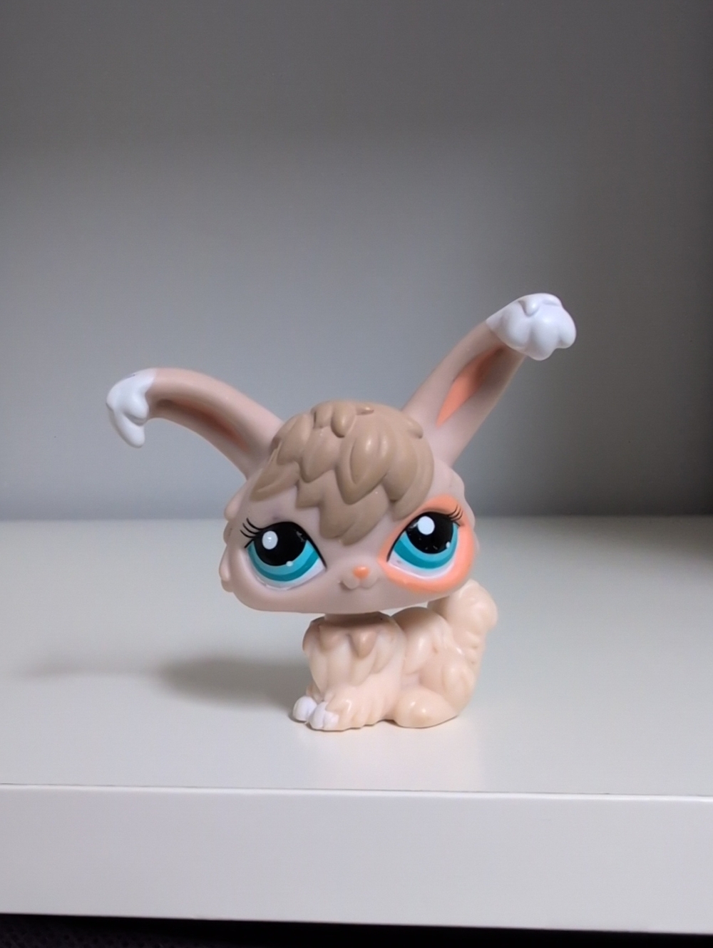 Littlest Pet Shop Bunny #1471 Angora Bunny Blue Eyes Authentic Hasbro LPS